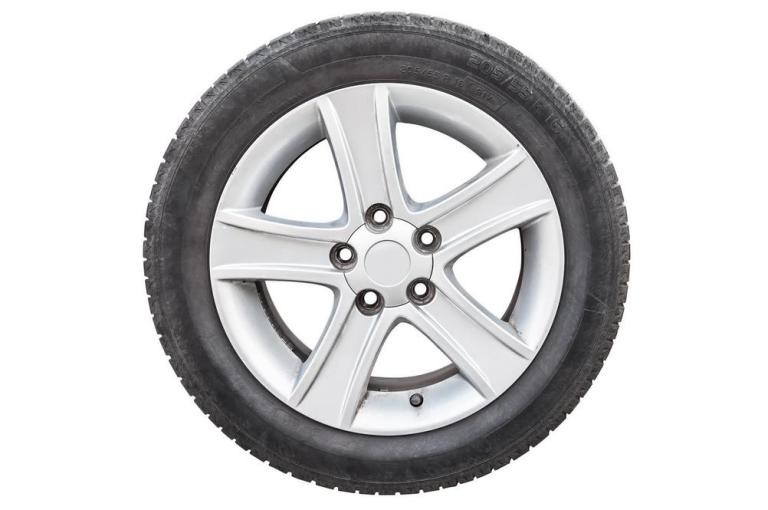 Quand changer vos pneus à Monswiller pour rouler en sécurité ?